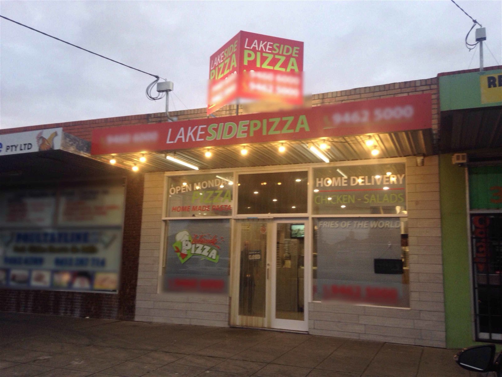 Lakeside Pizza - Northern Rivers Accommodation