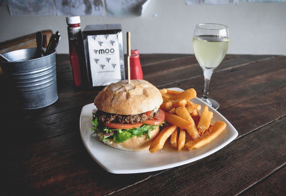 Moo Gourmet Burgers - Bondi Beach - Pubs Sydney