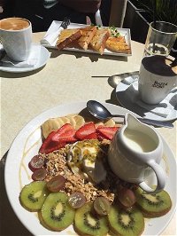 Cafe Injoy - Victoria Tourism