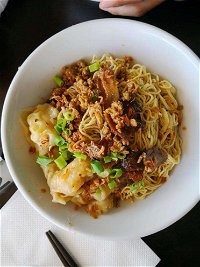 Two Hand Noodle Shop - Lismore Accommodation