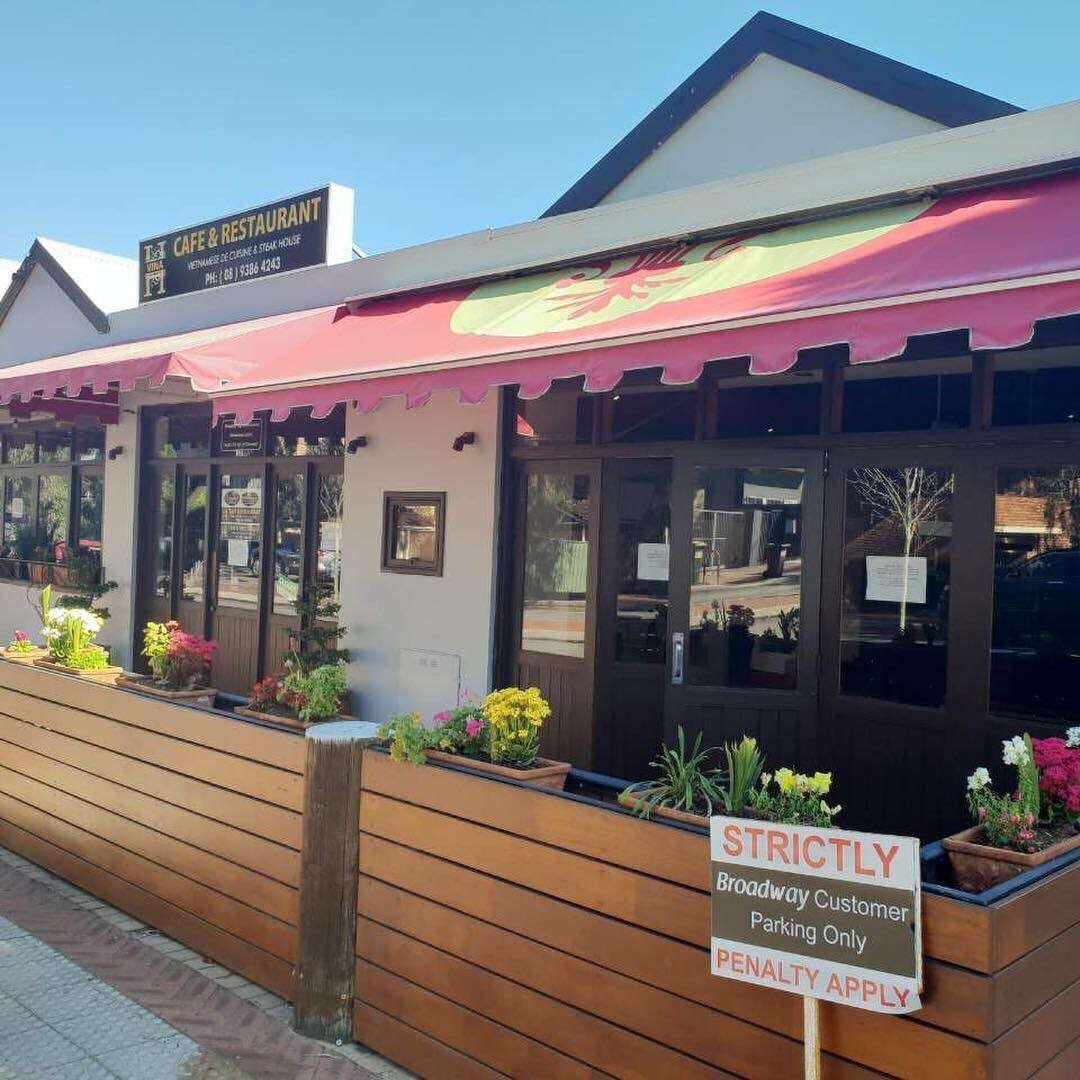 Vina H Cafe And Restaurant - Surfers Paradise Gold Coast