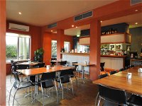 Waves Cafe Bar and Restaurant - Port Augusta Accommodation