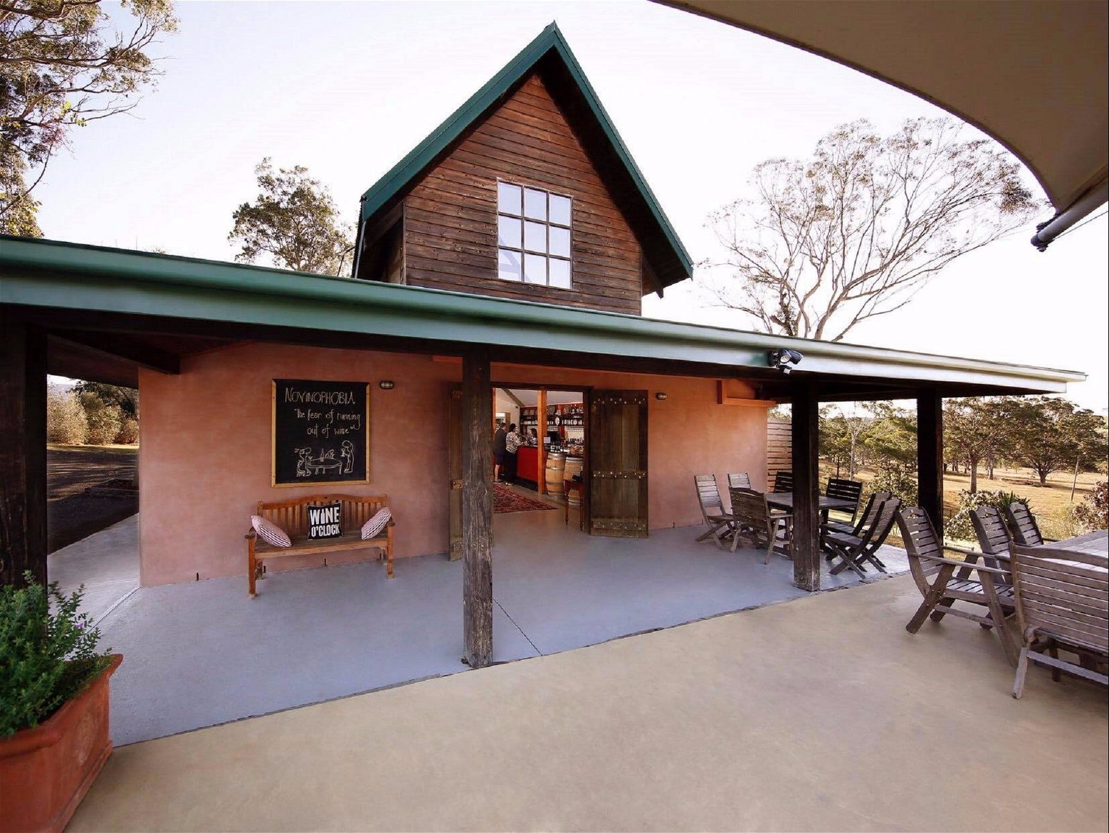 Petersons Wines on Broke Road - Northern Rivers Accommodation