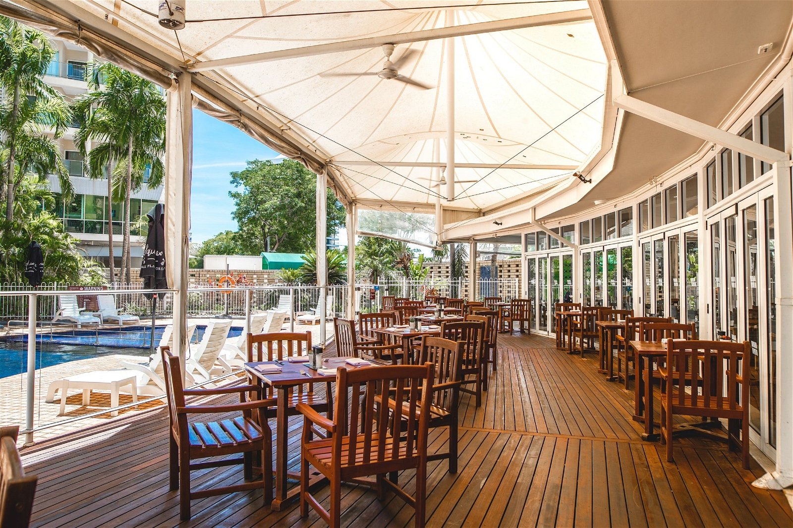 Poolside Restaurant and Bar