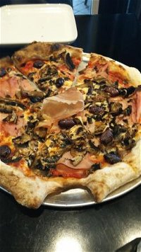 Uno Caffe  Pizzeria - Mount Gambier Accommodation
