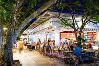 Aromas Noosa - Pubs and Clubs