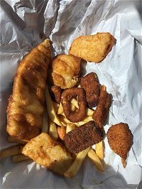 Ballantynes Fish Chips - Accommodation Coffs Harbour