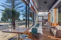 Raindrops Restaurant - Victoria Tourism