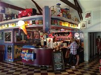 Cruzin' in the 50's Diner - New South Wales Tourism 