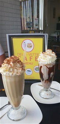 Dell- Vette Cafe