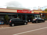 L'Artisan Cafe - Schoolies Week Accommodation