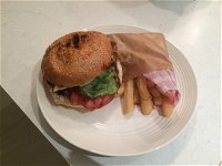 The Burger Hut - Accommodation Australia