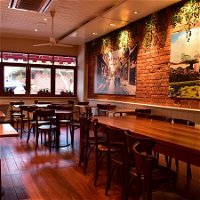 VINA H Cafe And Restaurant - Accommodation Australia