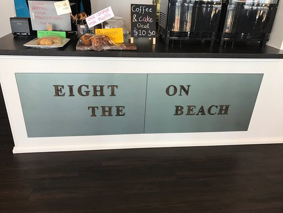 Eight On The Beach - thumb 0