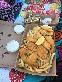 Hooked Up fish and chips - Lennox Head Accommodation
