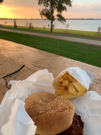 Barmera Chicken and Seafood - Broome Tourism