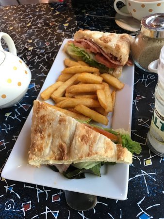 Mount Glorious Cafe - Broome Tourism