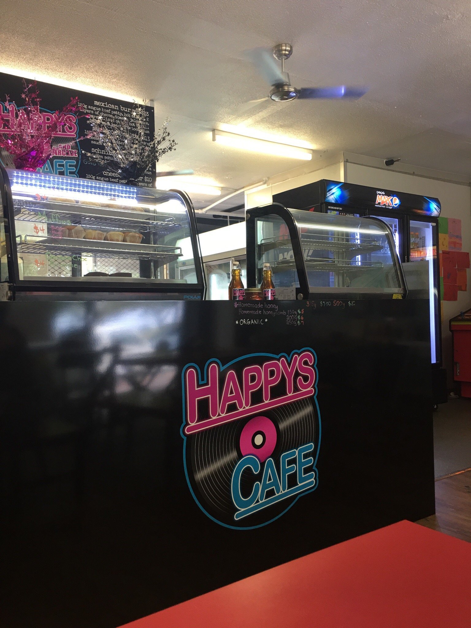 Happys Cafe & Restaurant - thumb 4