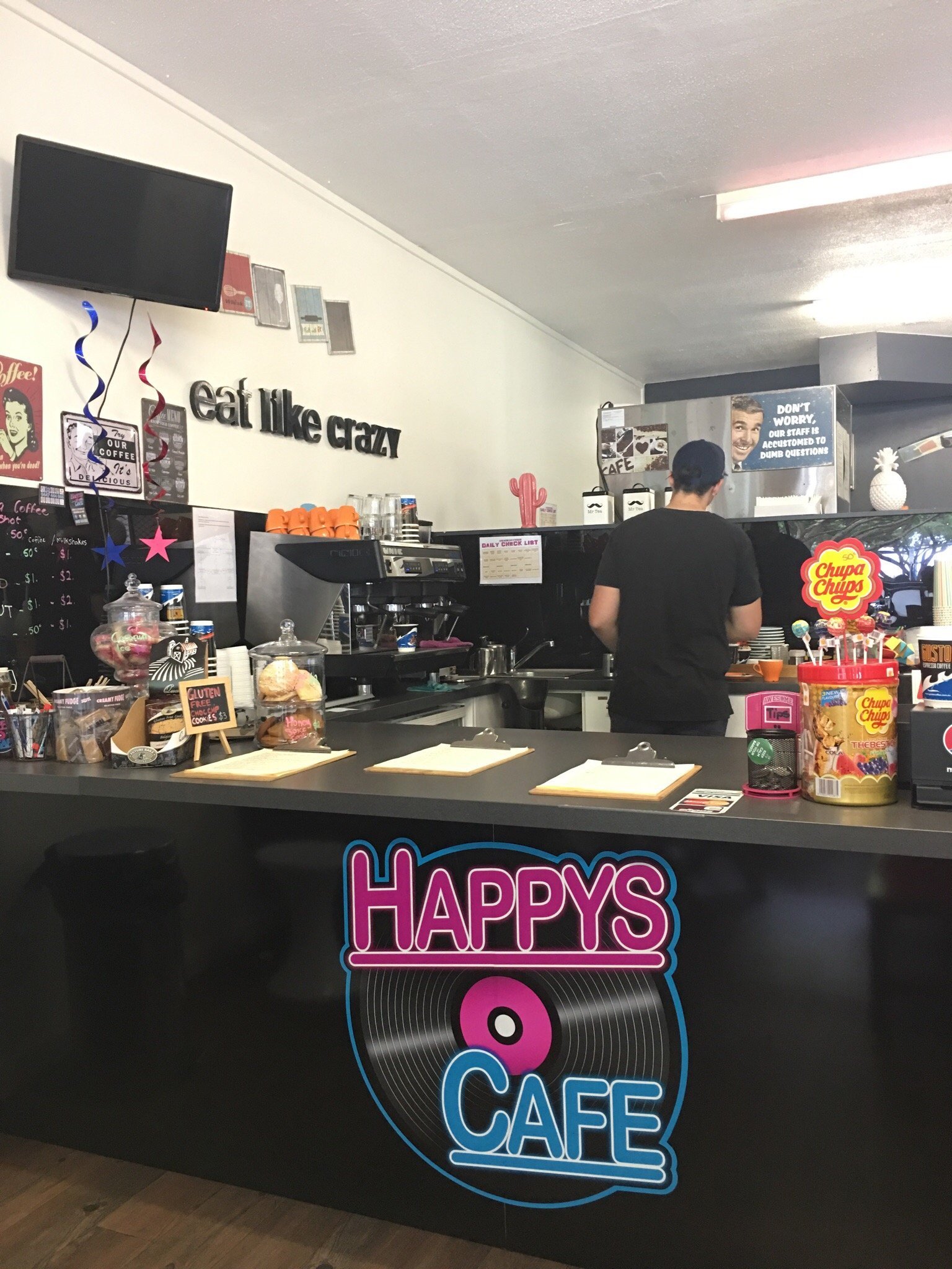 Happys Cafe & Restaurant - thumb 5