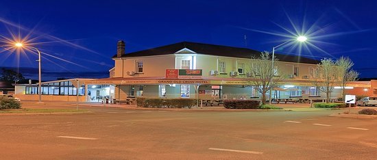 Grand Old Crow Hotel - New South Wales Tourism 