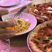 Zanini Pizzeria  Cucina - Hervey Bay Accommodation