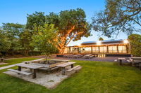 Batesford Hotel - Townsville Tourism