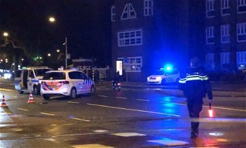 Amsterdam: gunman takes hostages in Apple store
