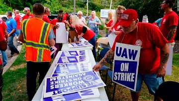 Biden to travel to Michigan next week to support UAW workers