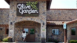 Covid spooked older customers away from Cracker Barrel and Olive Garden. Some aren't coming back