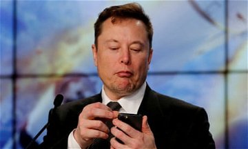Elon Musk may try to reprice $44bn Twitter bid, says US short-seller