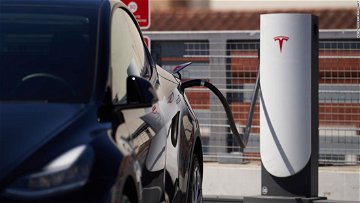 GM wants to adopt Tesla's charging network as 'the standard'
