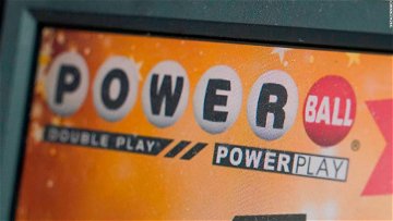 Powerball jackpot edges toward $1 billion ahead of tonight's draw