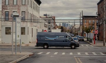 Tracking Amazon: the New Yorkers monitoring pollution from delivery hubs