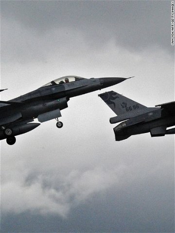 US gives 'green light' to European countries to train Ukrainians on F-16 fighter jets, Biden official says