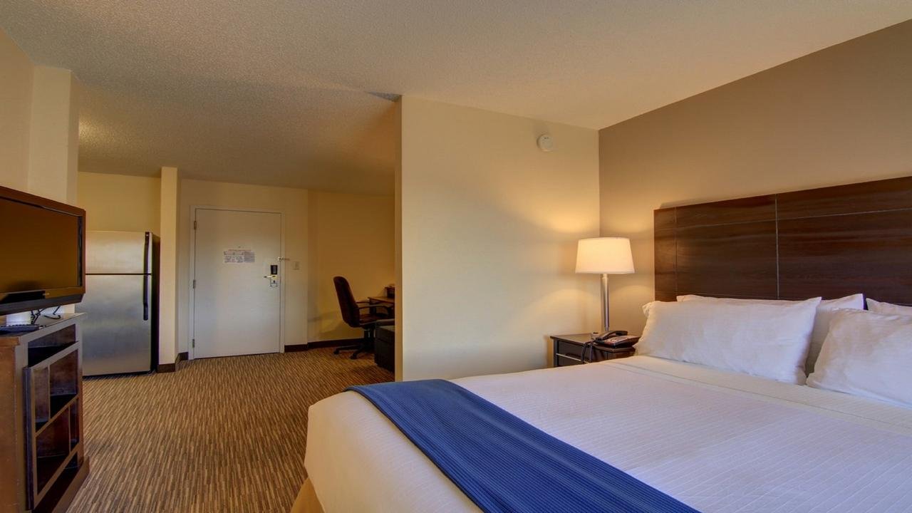 Holiday Inn Express & Suites Alpharetta - thumb 1