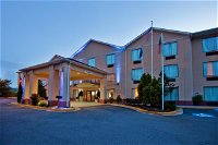 Holiday Inn Express Hotel  Suites Hiawassee