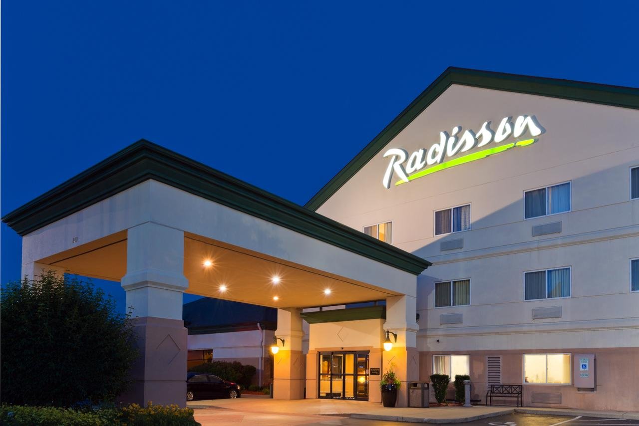 Radisson Hotel & Conference Center Rockford - thumb 0