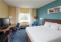 Fairfield Inn  Suites by Marriott Quincy