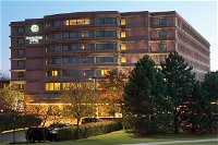 DoubleTree Suites by Hilton Hotel  Conference Center Chicago-Downers Grove