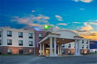 Holiday Inn Express Hotel  Suites Concordia US 81