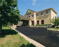Holiday Inn Express  Suites - Olathe North