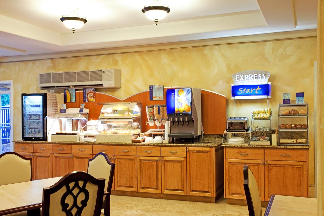 Holiday Inn Express Hotel & Suites Lafayette South - Accommodation Texas