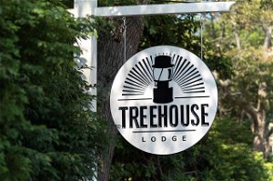 Treehouse Lodge