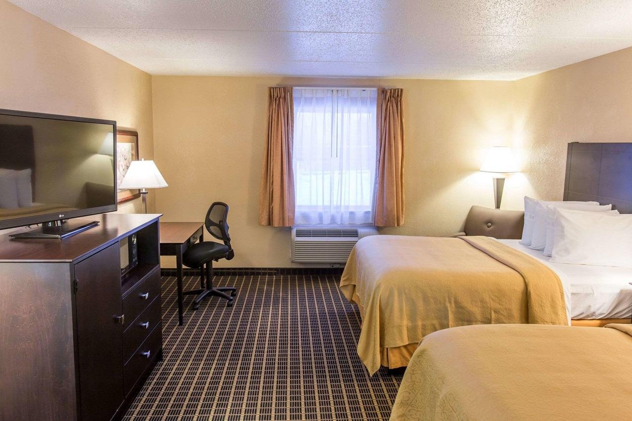 Quality Inn & Suites Big Rapids - thumb 2