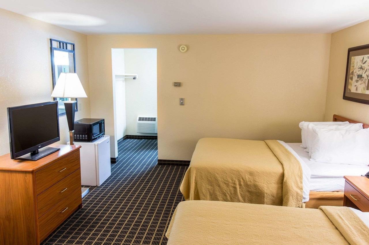 Quality Inn & Suites Big Rapids - thumb 10