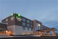 Holiday Inn Express  Suites - Sterling Heights-Detroit Area
