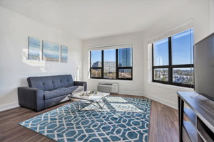 LUXURIOUS 2BR/2BA!! 1 STOP From NYC!! Sleeps 8!!