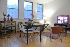 Downtown 3bed/2bath Apartment