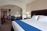 Holiday Inn Express Hotel  Suites Hope Mills-Fayetteville Airport