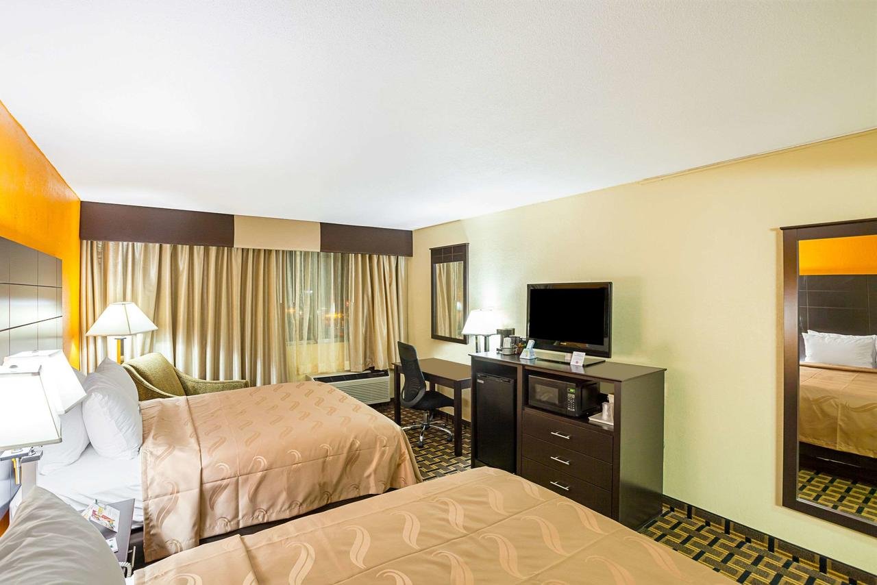 Quality Inn & Suites Cincinnati Downtown - thumb 25